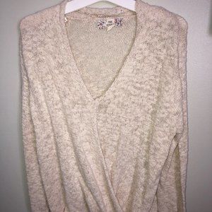 Sweater V neck criss-cross fabric